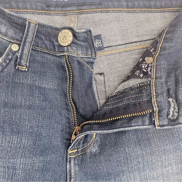 Rock & Republic® Kendall Capri Jeans Size 6 Medium Wash - Picture 3 of 9
